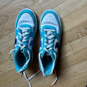 Big Kids' Nike Air Force 1 LV8 2 Casual Shoes size 6